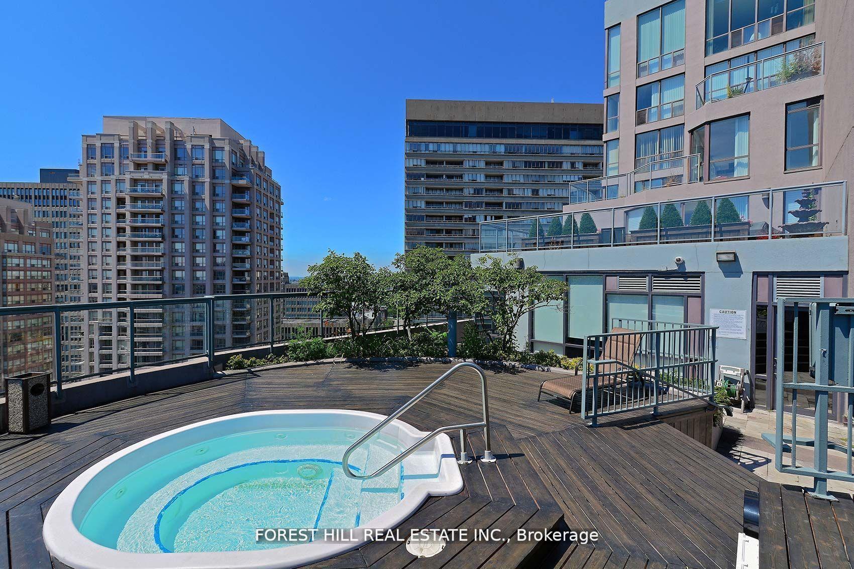 24 Wellesley Street W 803