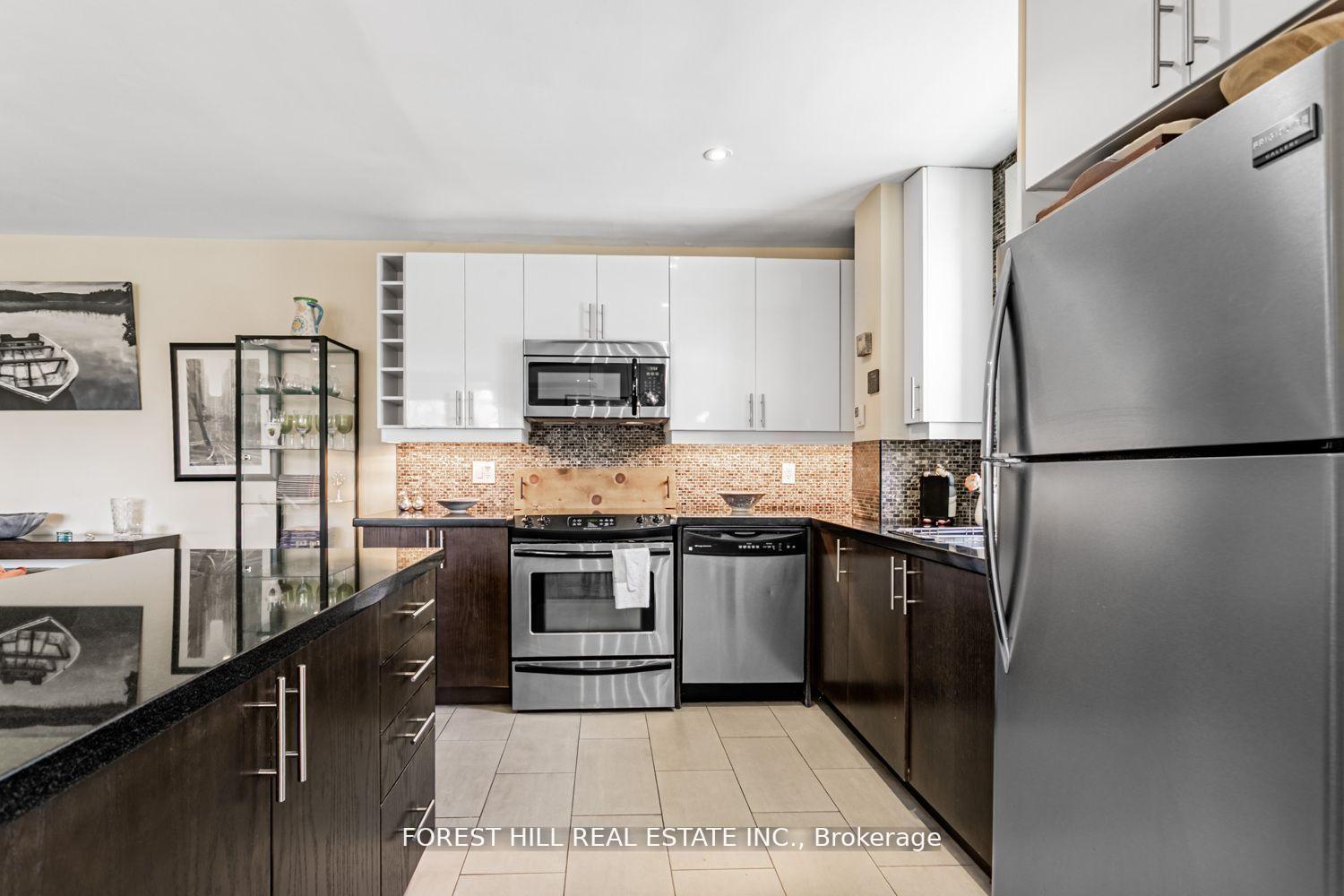 2603 Bathurst Street 208
