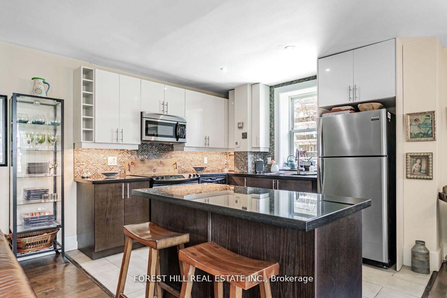 2603 Bathurst Street 208