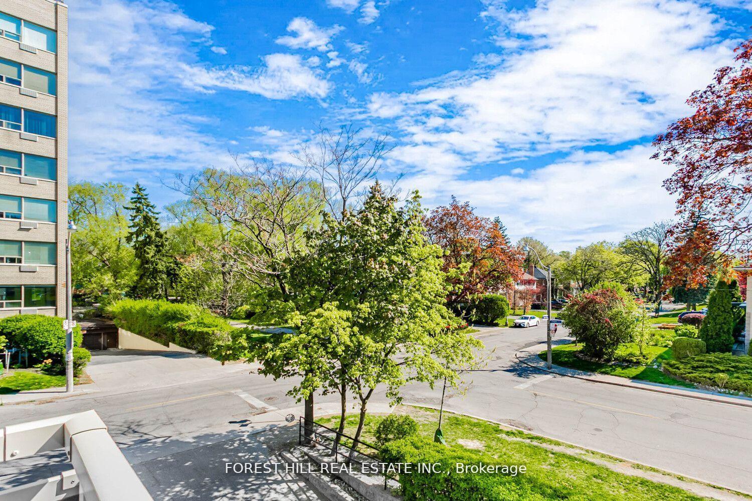 2603 Bathurst Street 208