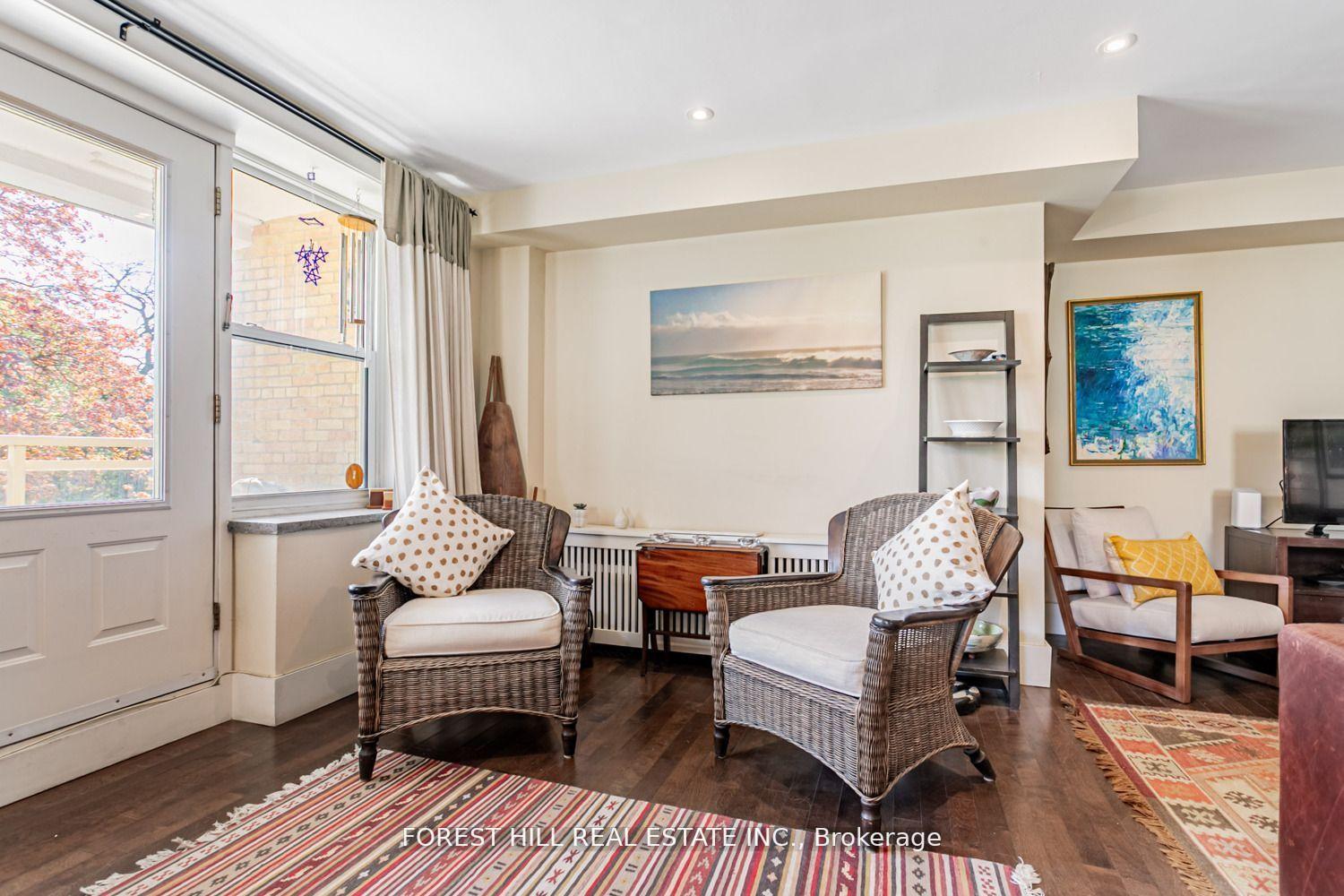 2603 Bathurst Street 208