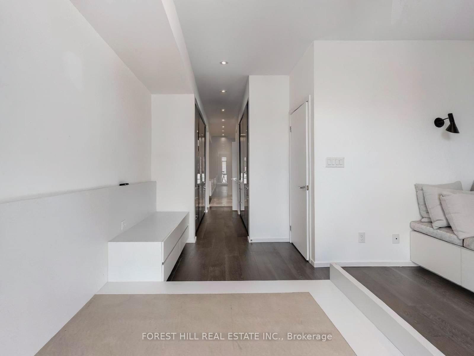 850 Richmond Street W 15