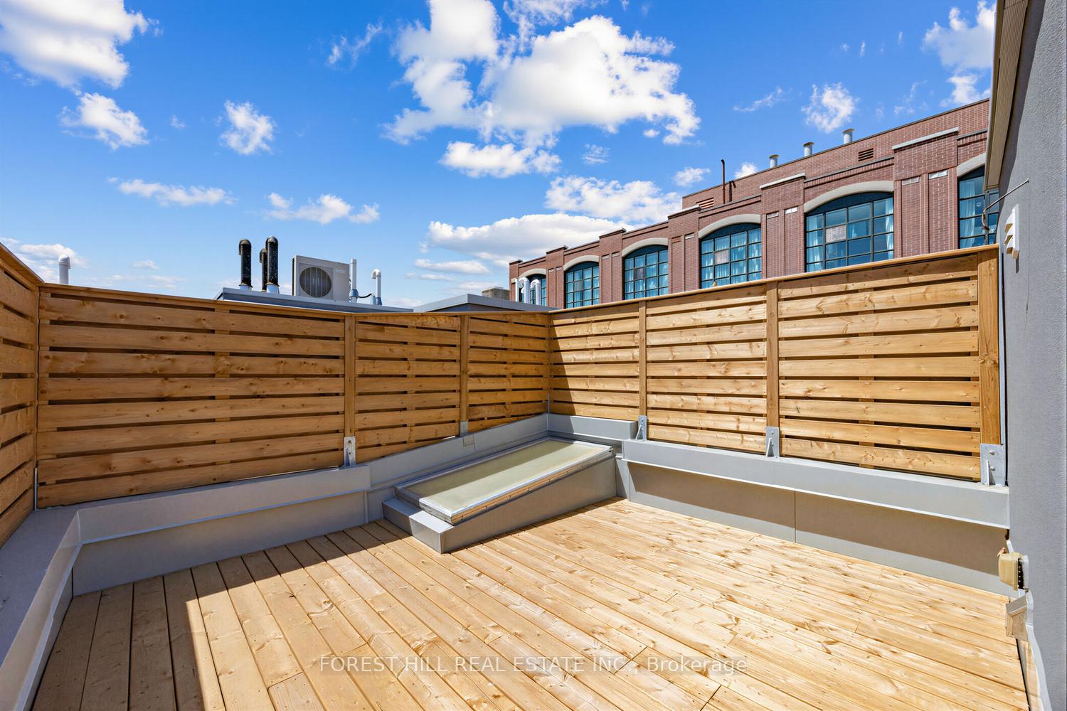 850 Richmond Street W 15