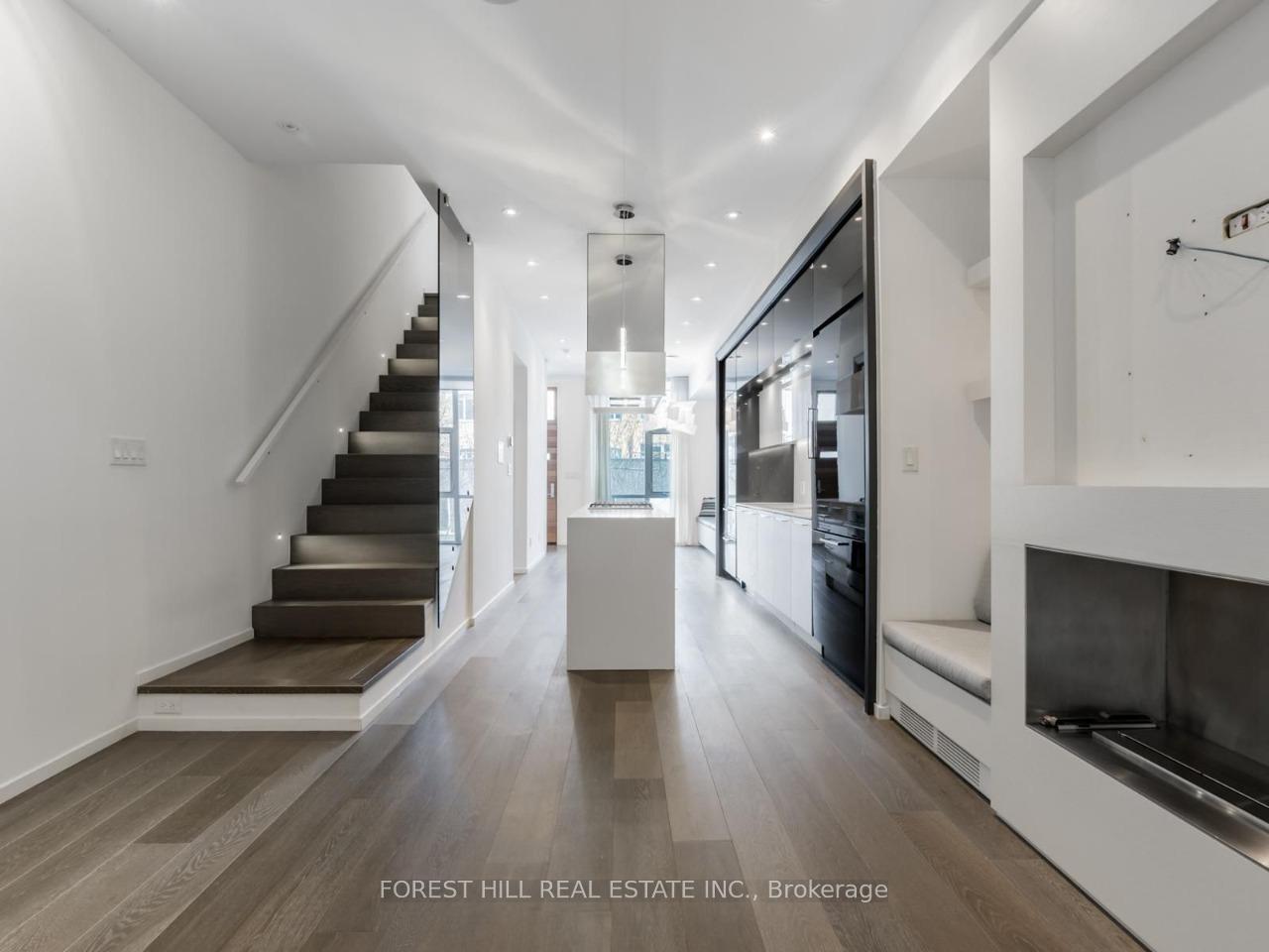 850 Richmond Street W 15