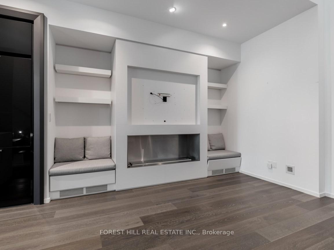 850 Richmond Street W 15