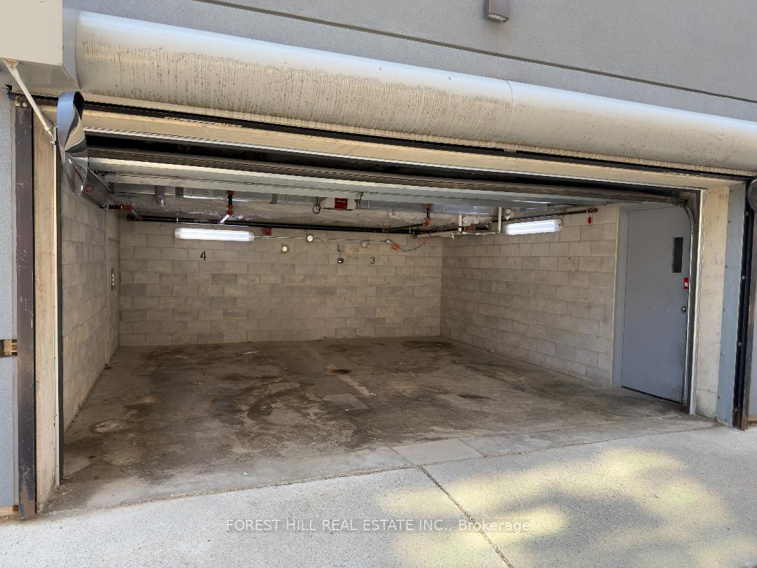 850 Richmond Street W 15