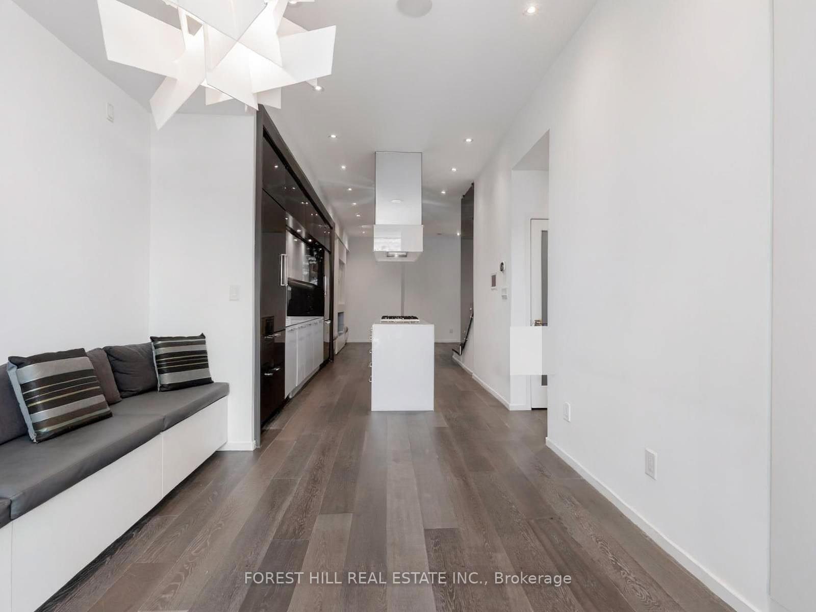 850 Richmond Street W 15
