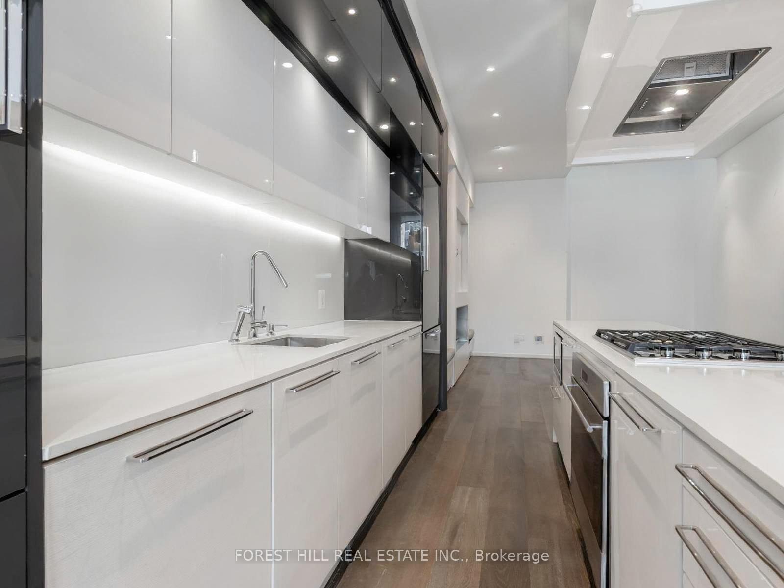 850 Richmond Street W 15