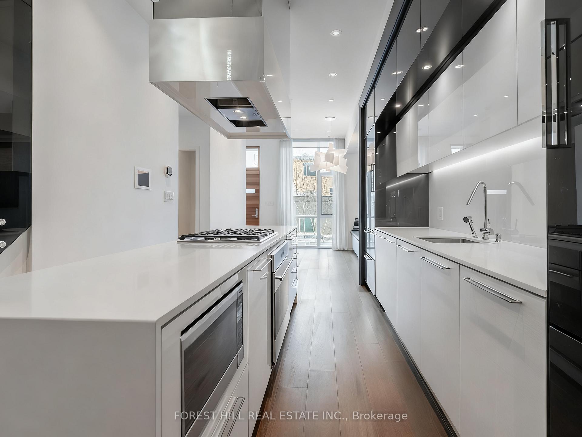 850 Richmond Street W 15