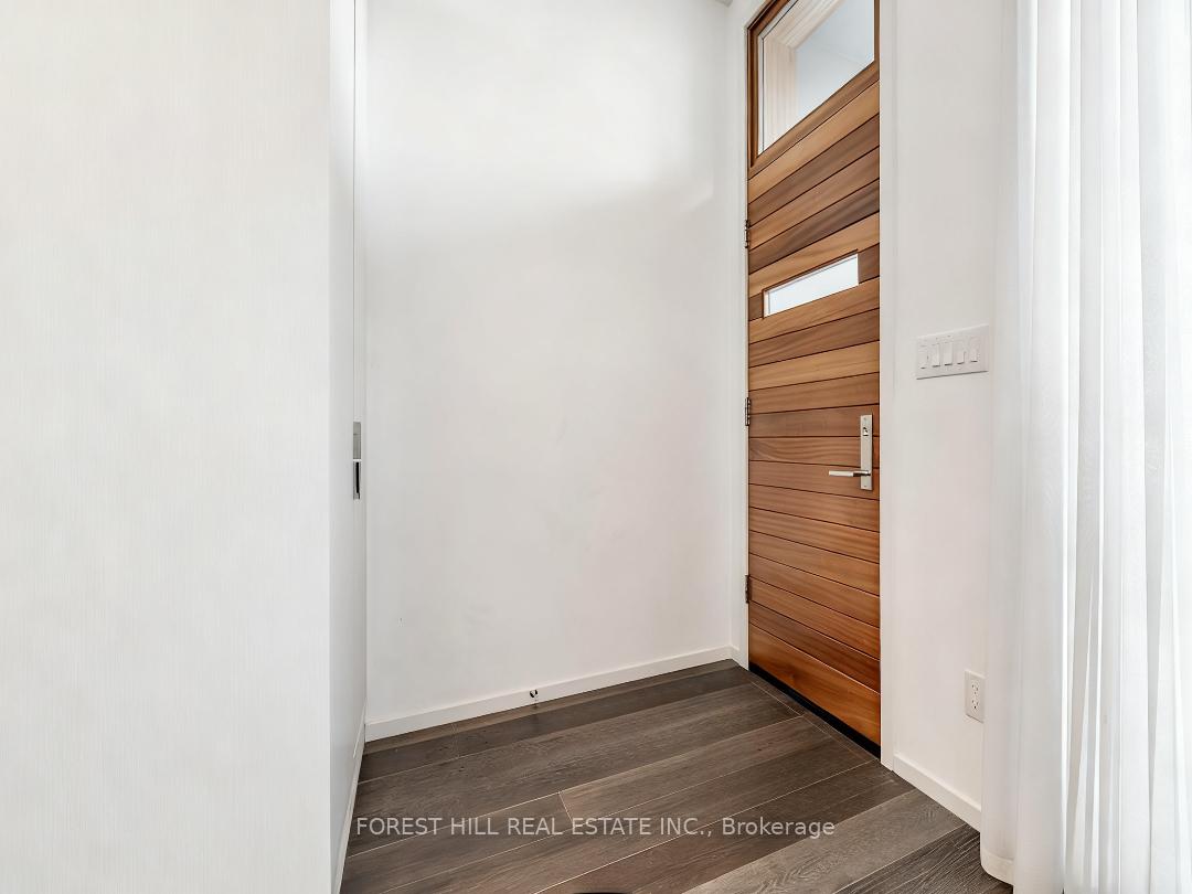 850 Richmond Street W 15