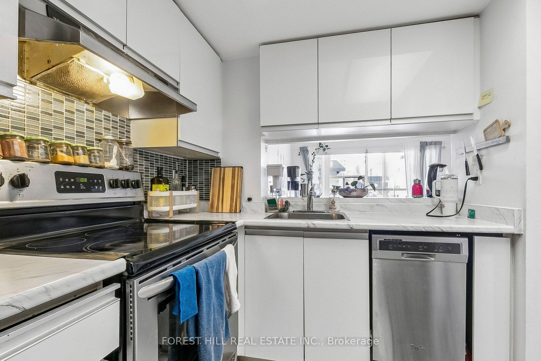 705 King Street W 1203