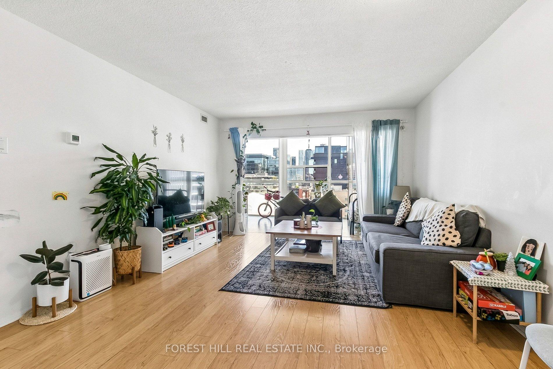 705 King Street W 1203