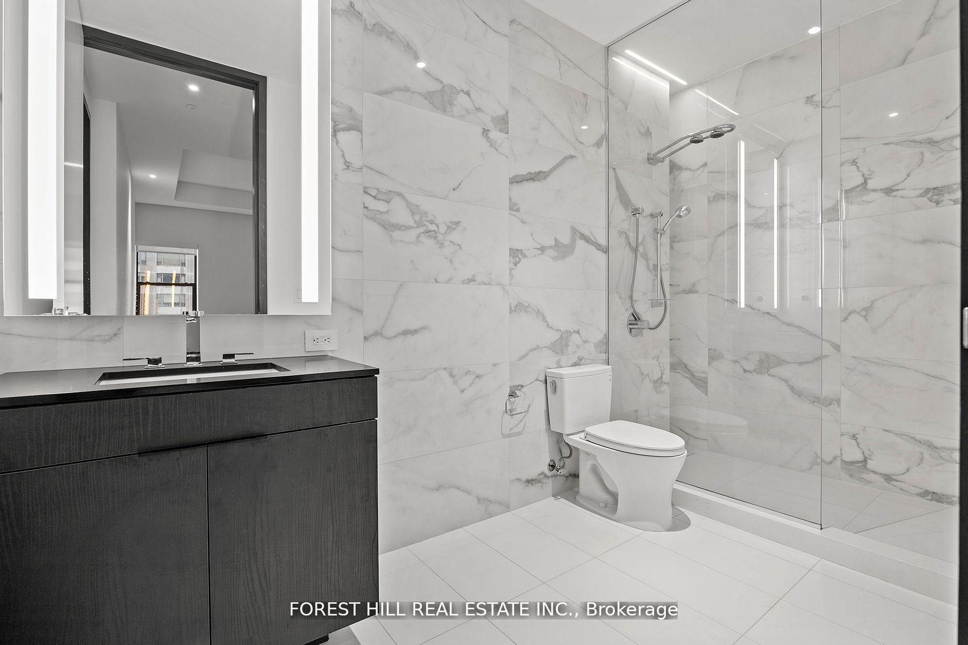 2 Avenue Road 1402