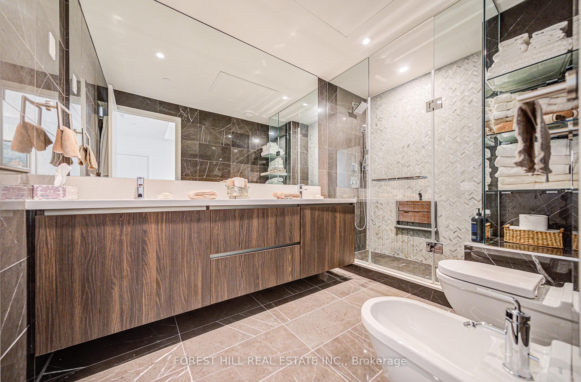 151 Avenue Road 204