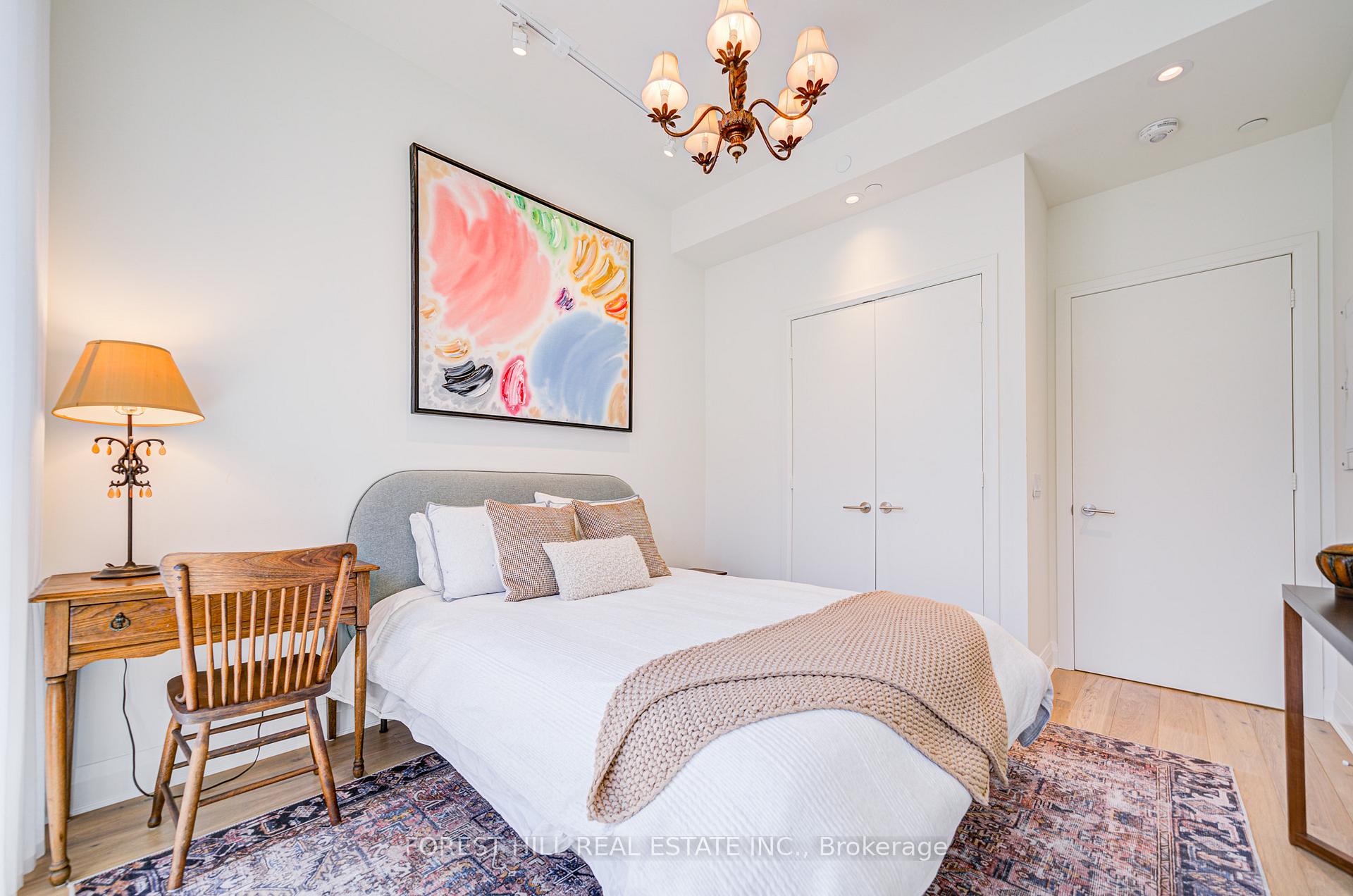 151 Avenue Road 204
