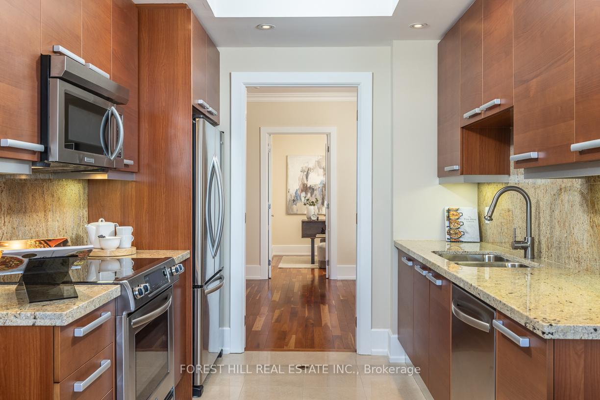 662 Sheppard Avenue E 906C