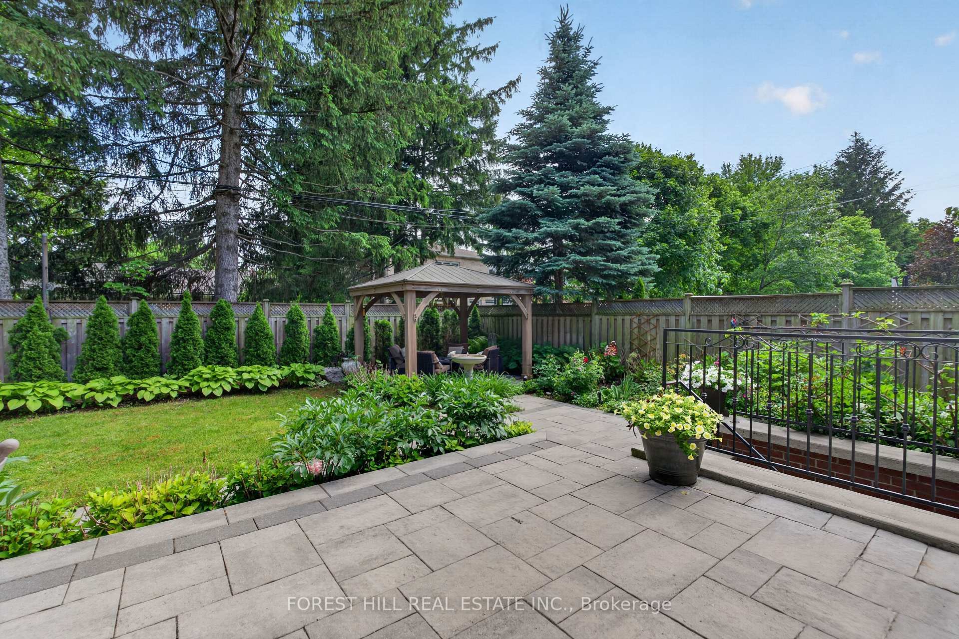 59 Munro Boulevard, Toronto