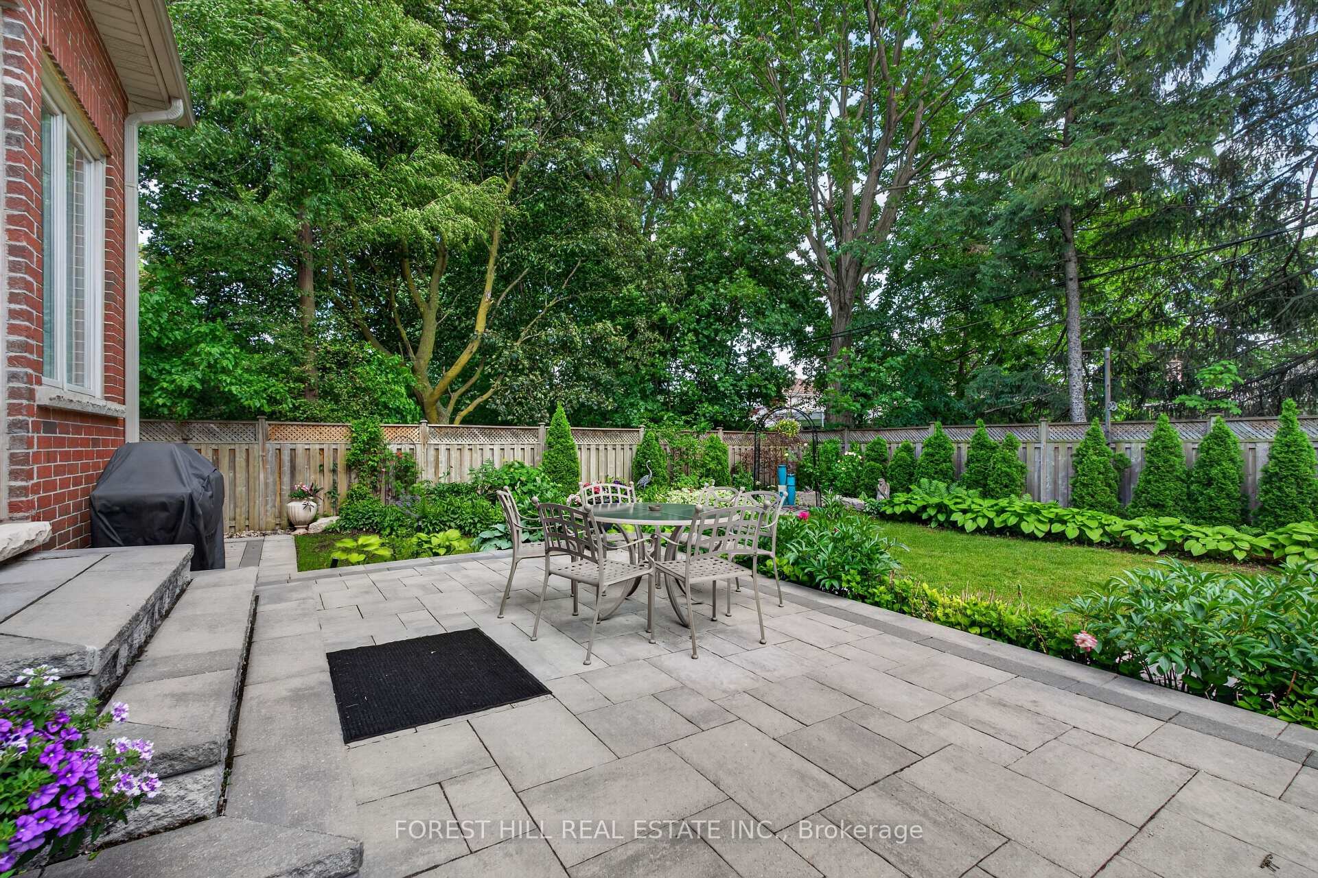 59 Munro Boulevard, Toronto