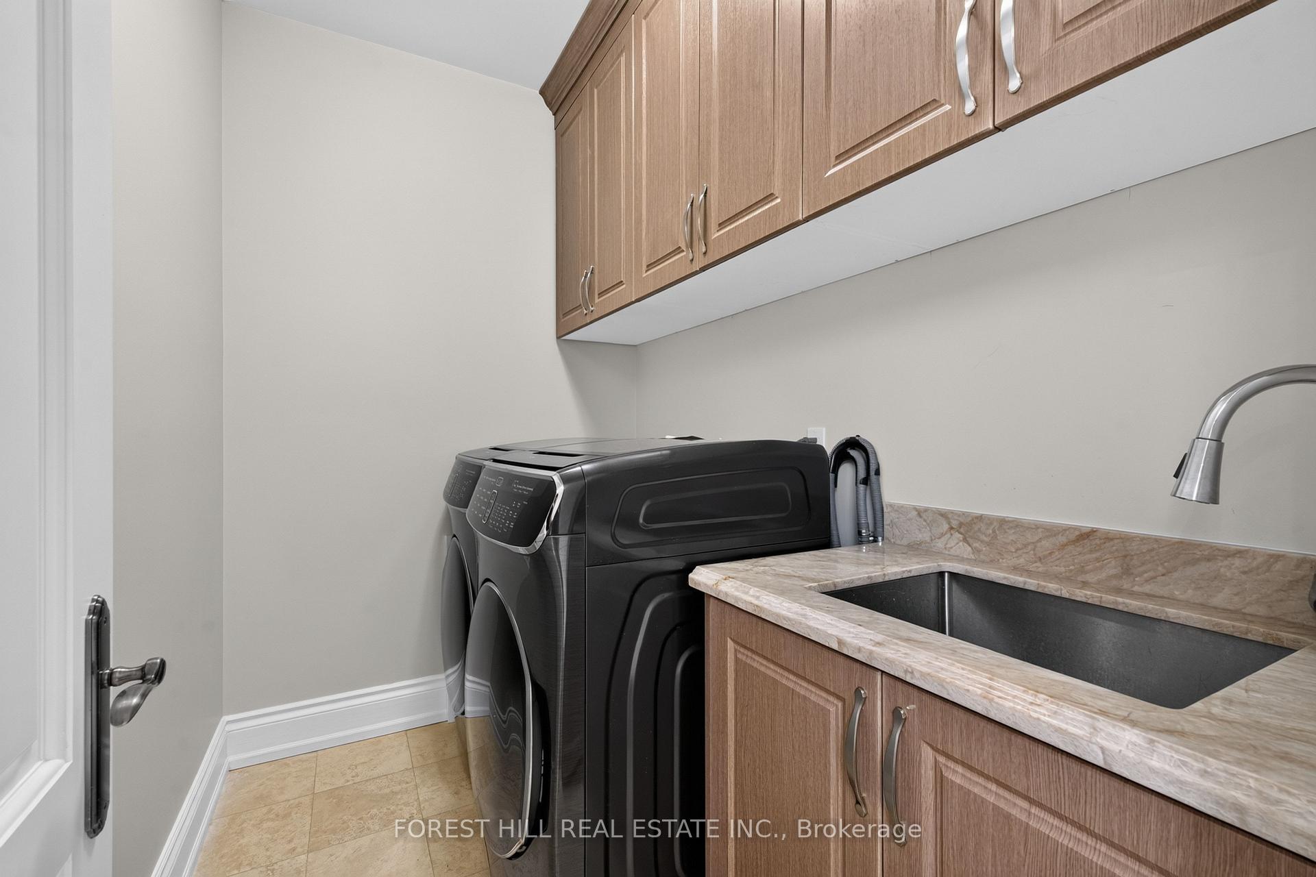 59 Munro Boulevard, Toronto