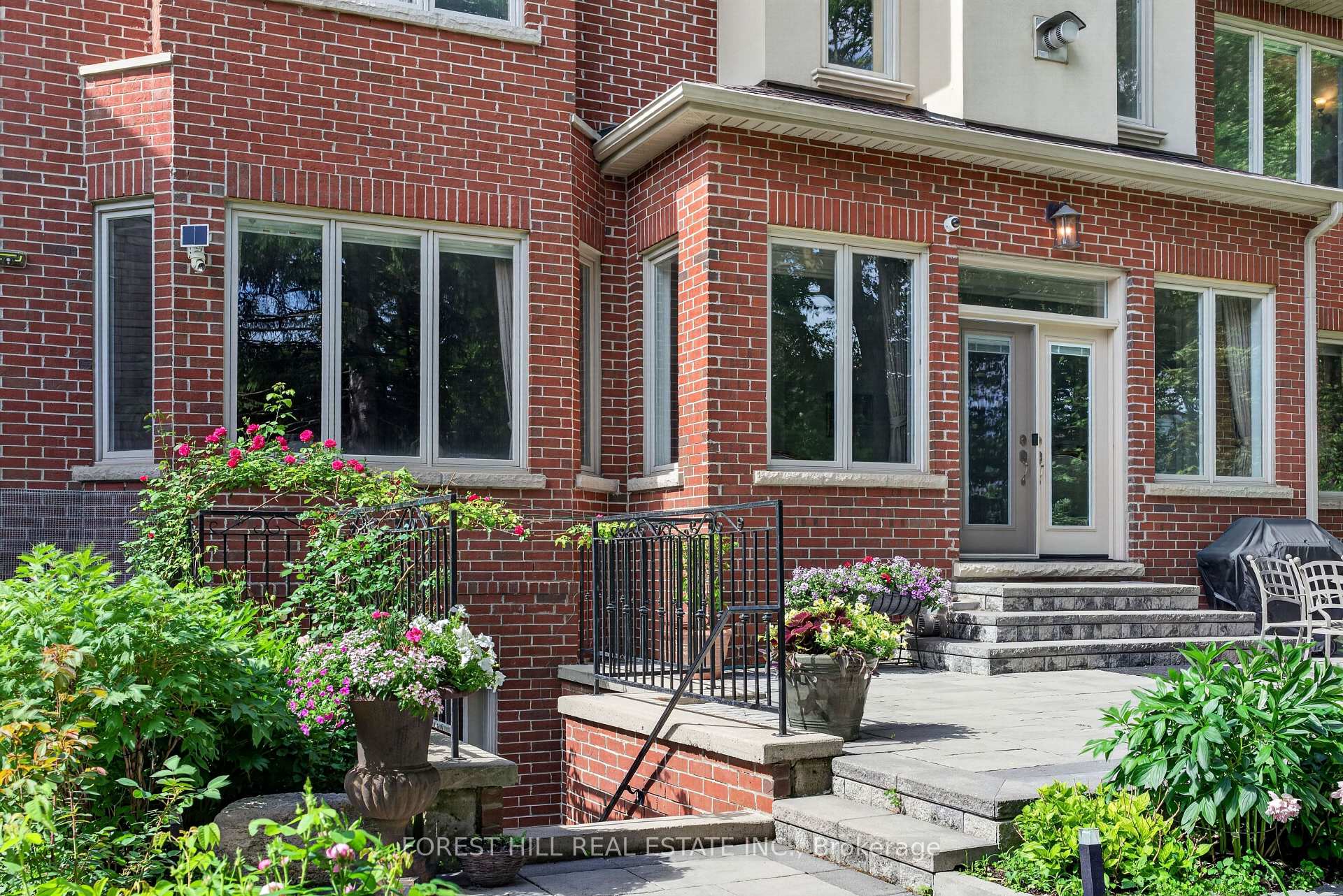 59 Munro Boulevard, Toronto