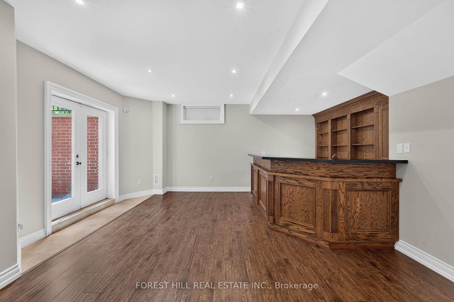 59 Munro Boulevard, Toronto
