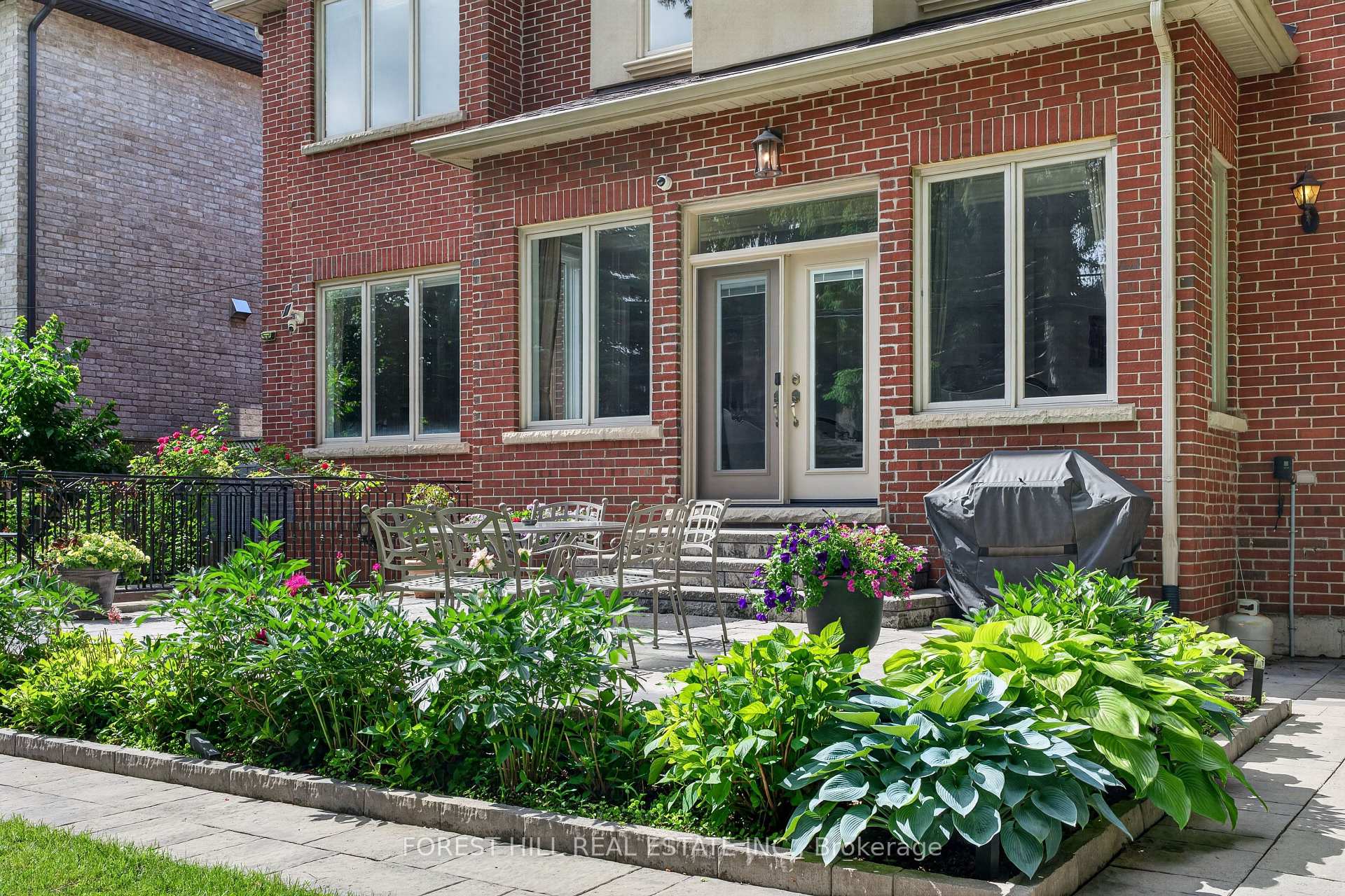 59 Munro Boulevard, Toronto