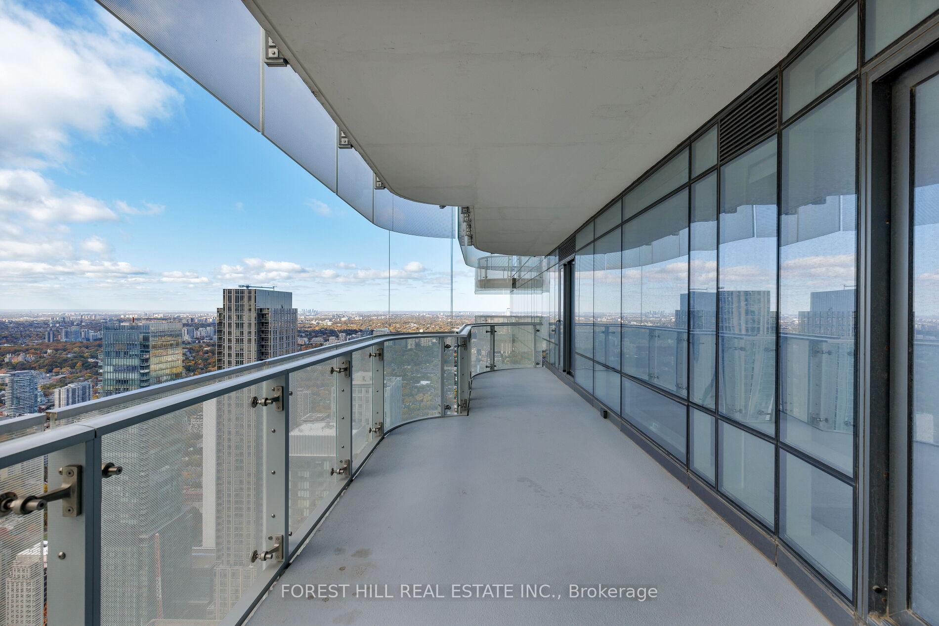 1 Bloor Street E 6805, Toronto Unit: 6805