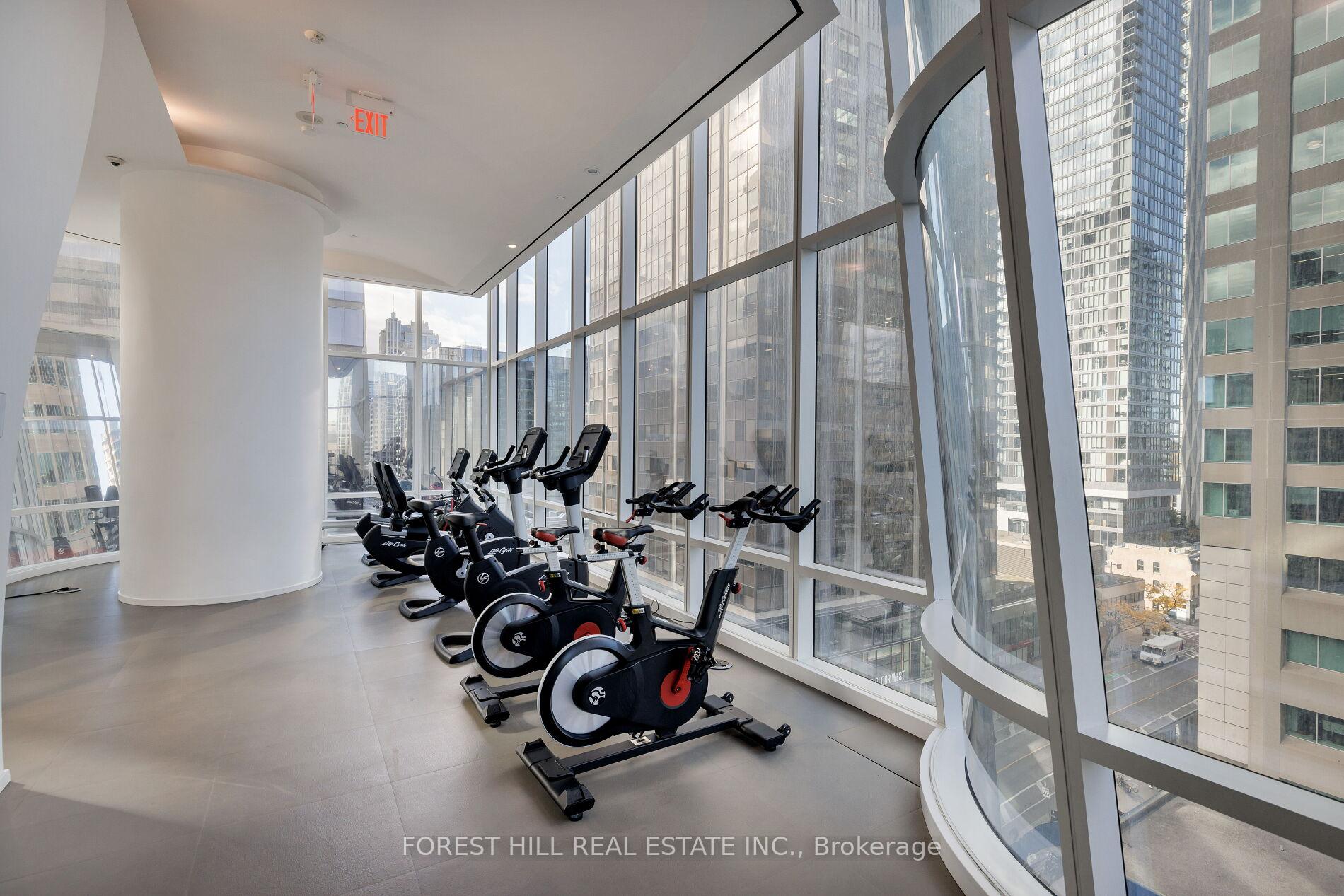 1 Bloor Street E 6805, Toronto Unit: 6805
