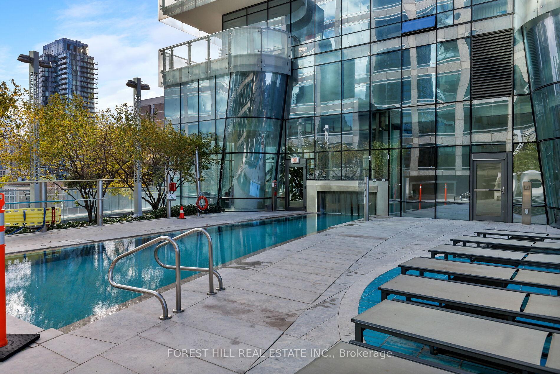 1 Bloor Street E 6805, Toronto Unit: 6805