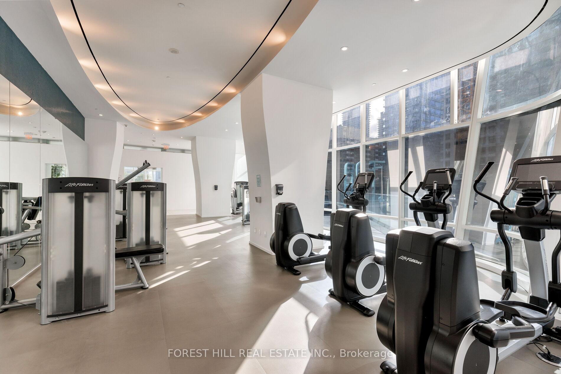 1 Bloor Street E 6805, Toronto Unit: 6805