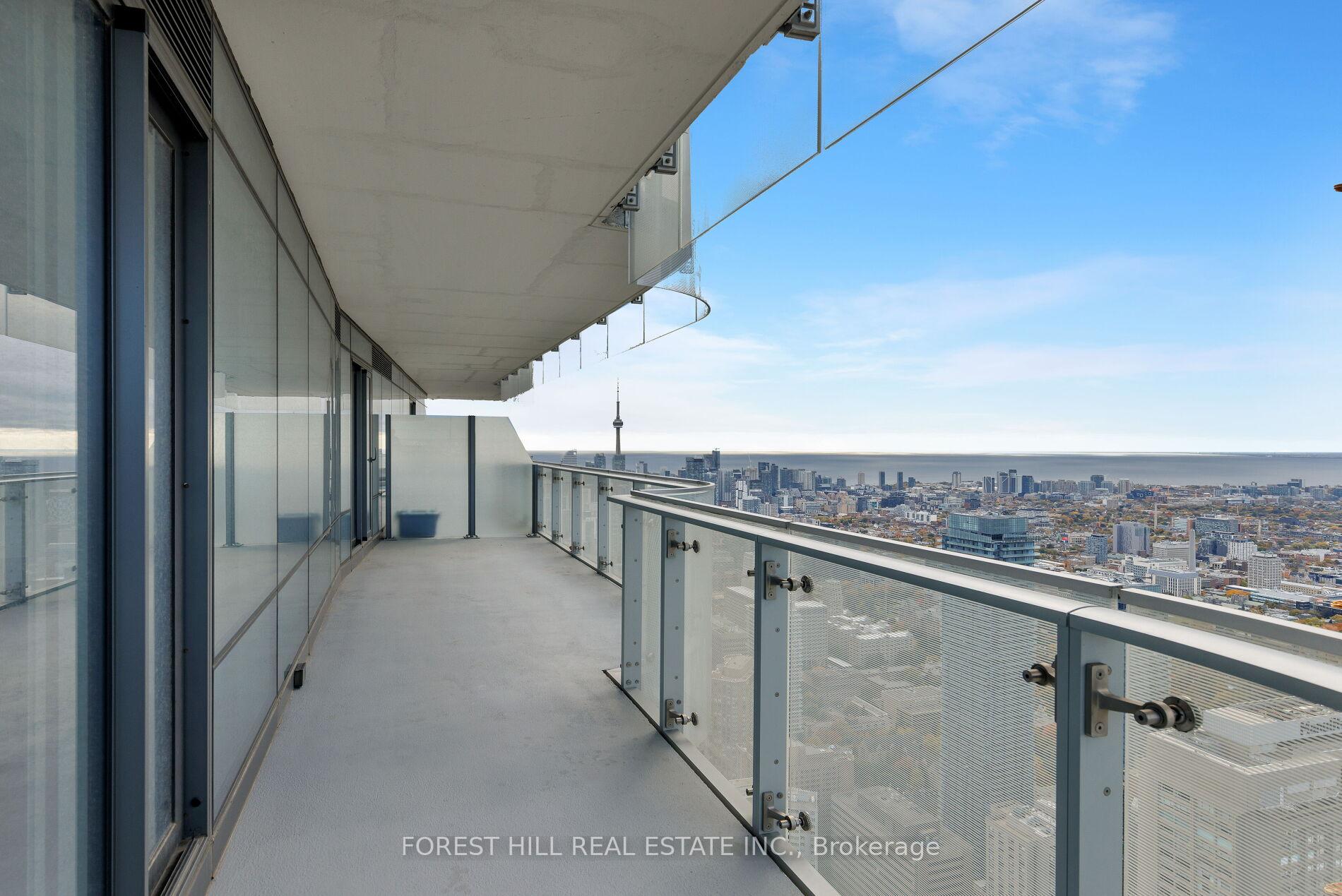 1 Bloor Street E 6805, Toronto Unit: 6805