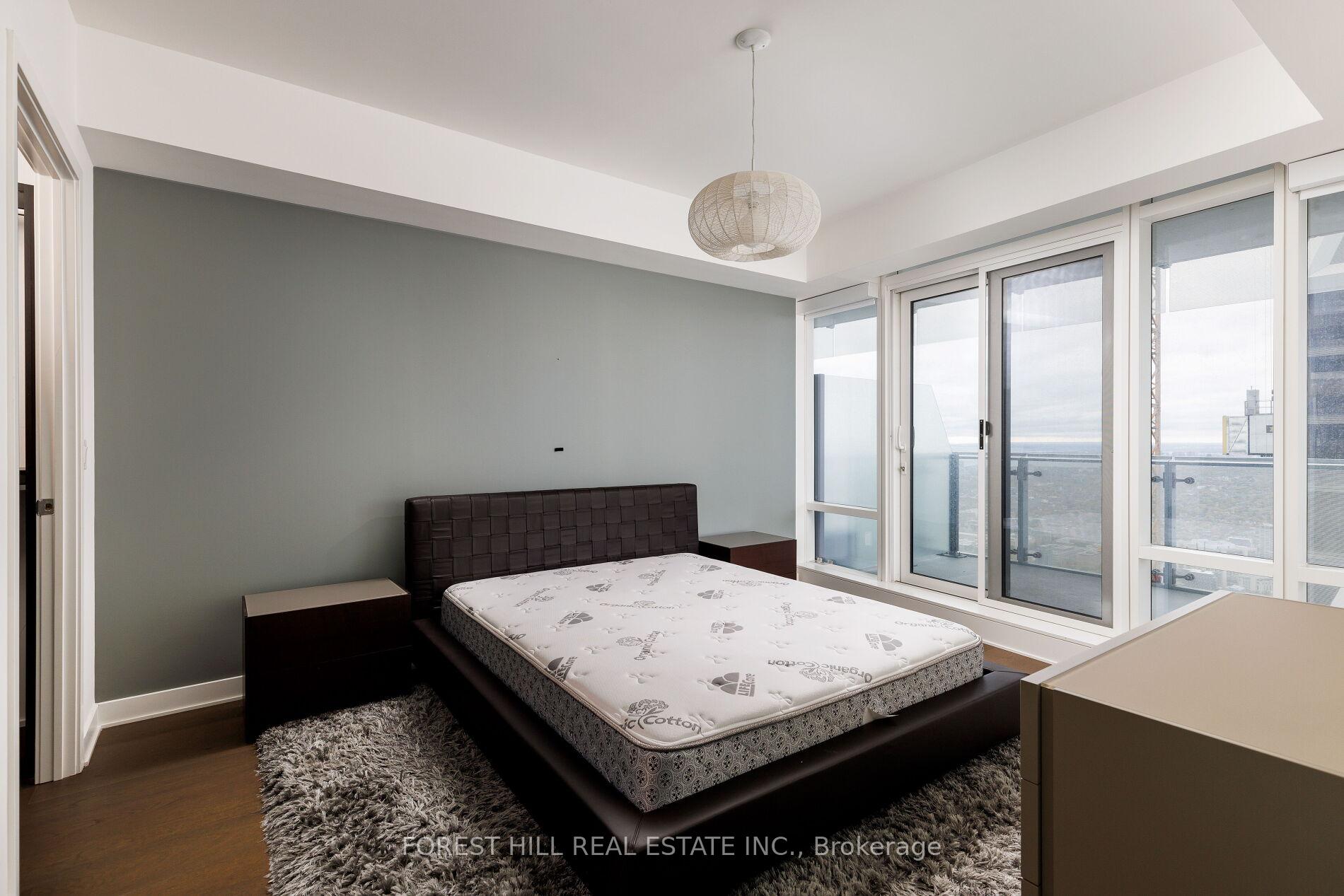 1 Bloor Street E 6805, Toronto Unit: 6805