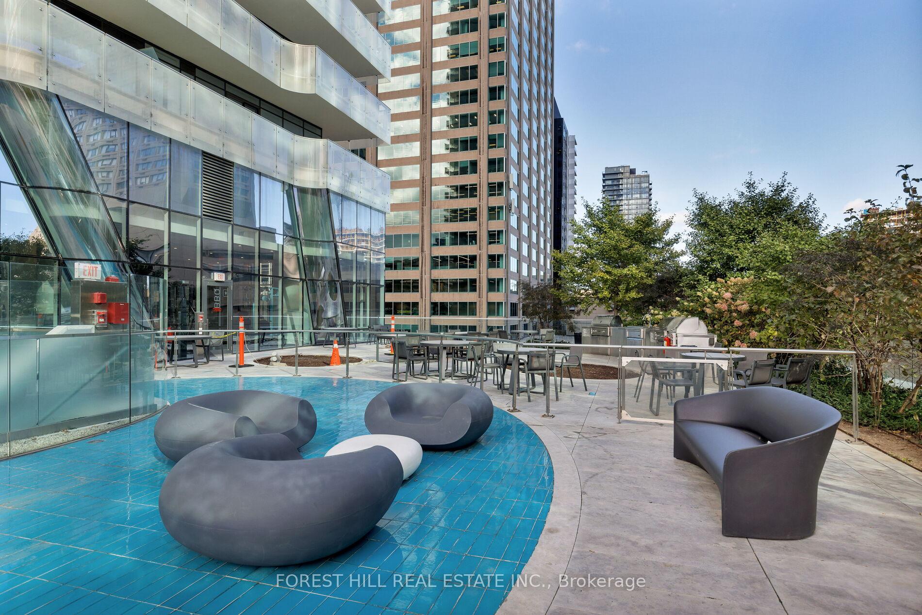 1 Bloor Street E 6805, Toronto Unit: 6805