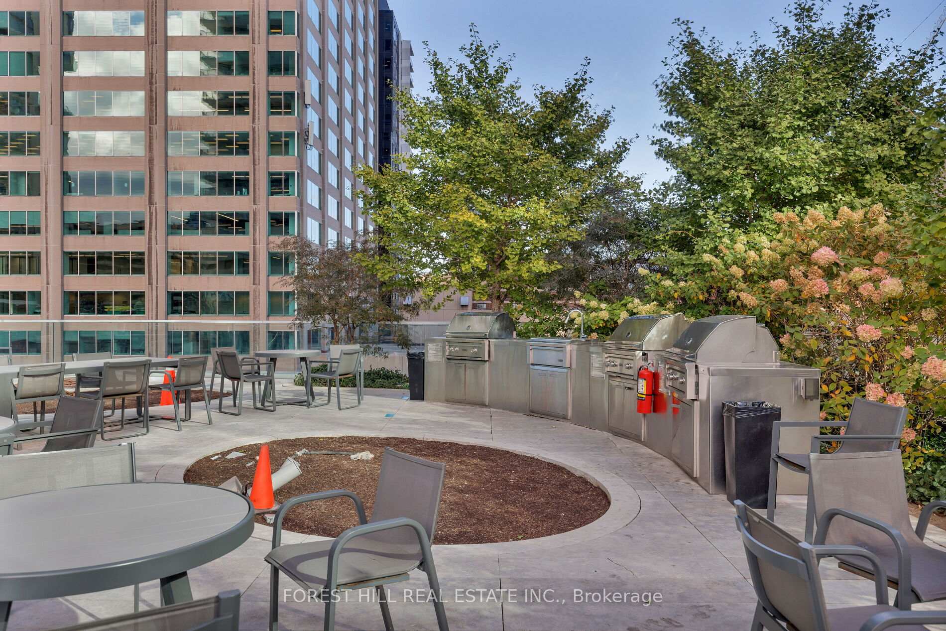 1 Bloor Street E 6805, Toronto Unit: 6805