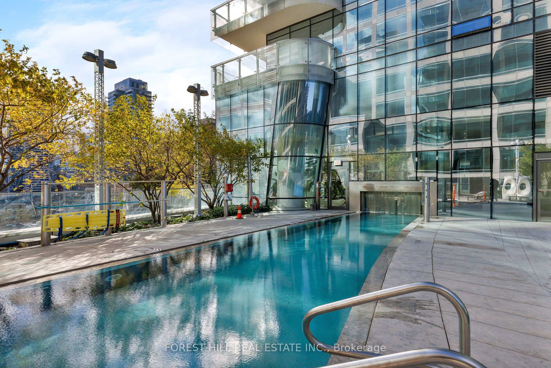 1 Bloor Street E 6805, Toronto Unit: 6805