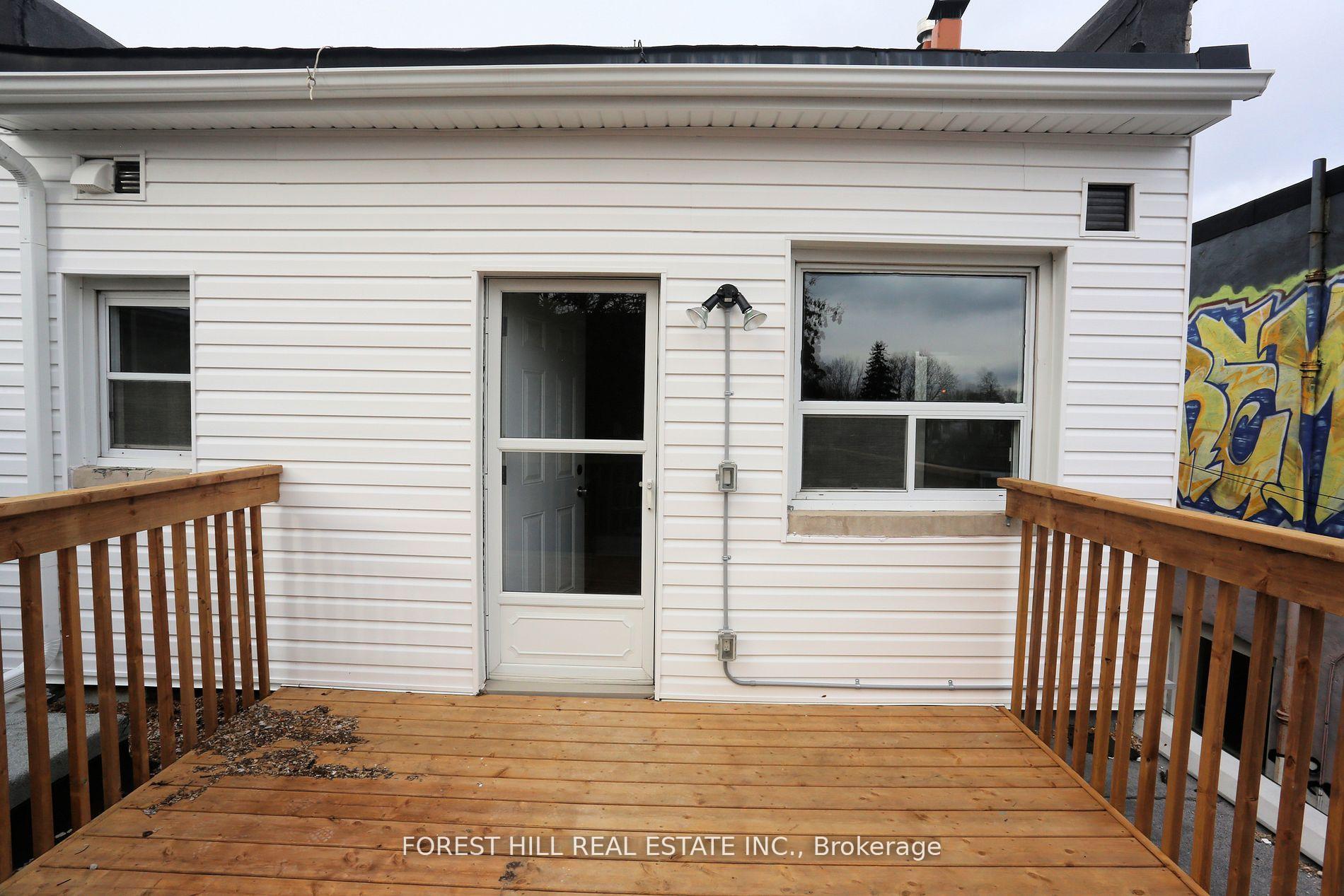 919 Kingston Road