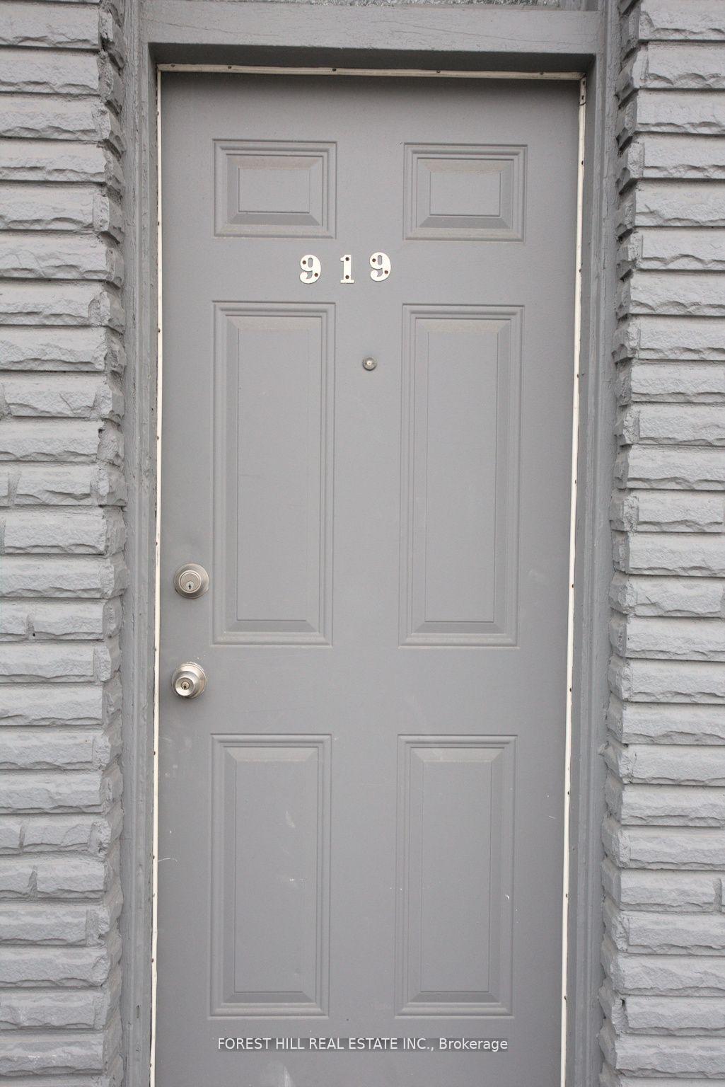 919 Kingston Road