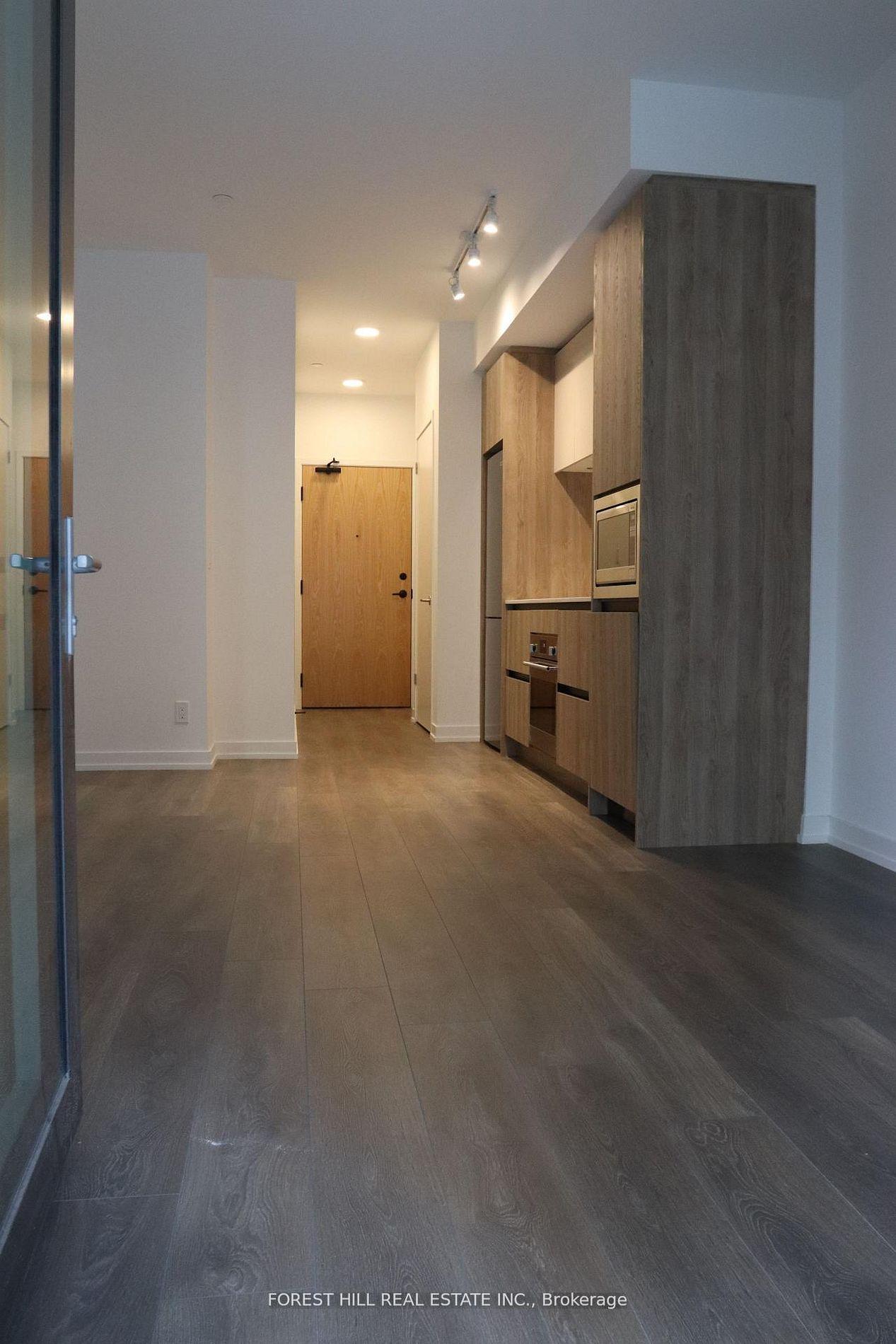 8 Beverley Glen Boulevard 109