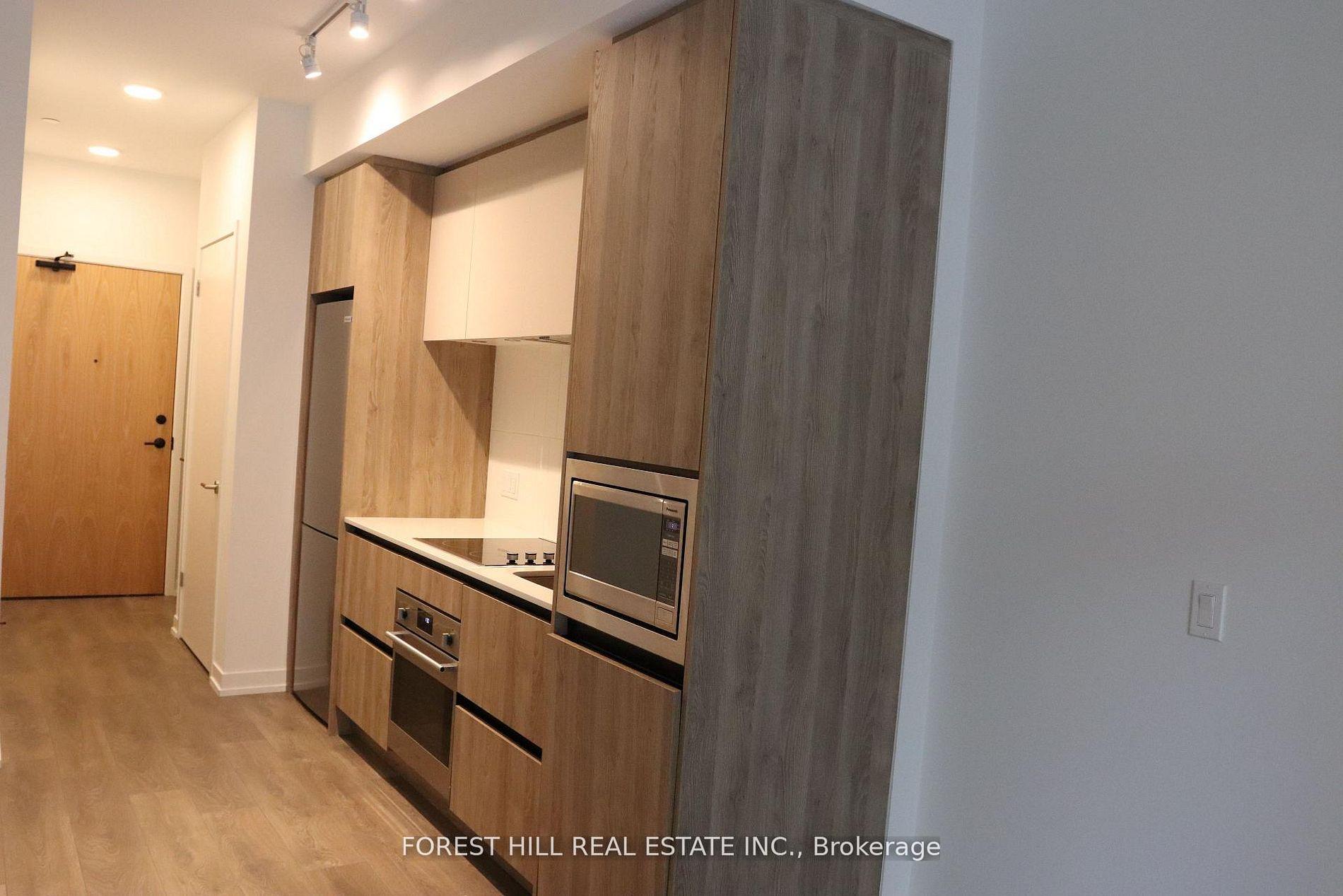 8 Beverley Glen Boulevard 109
