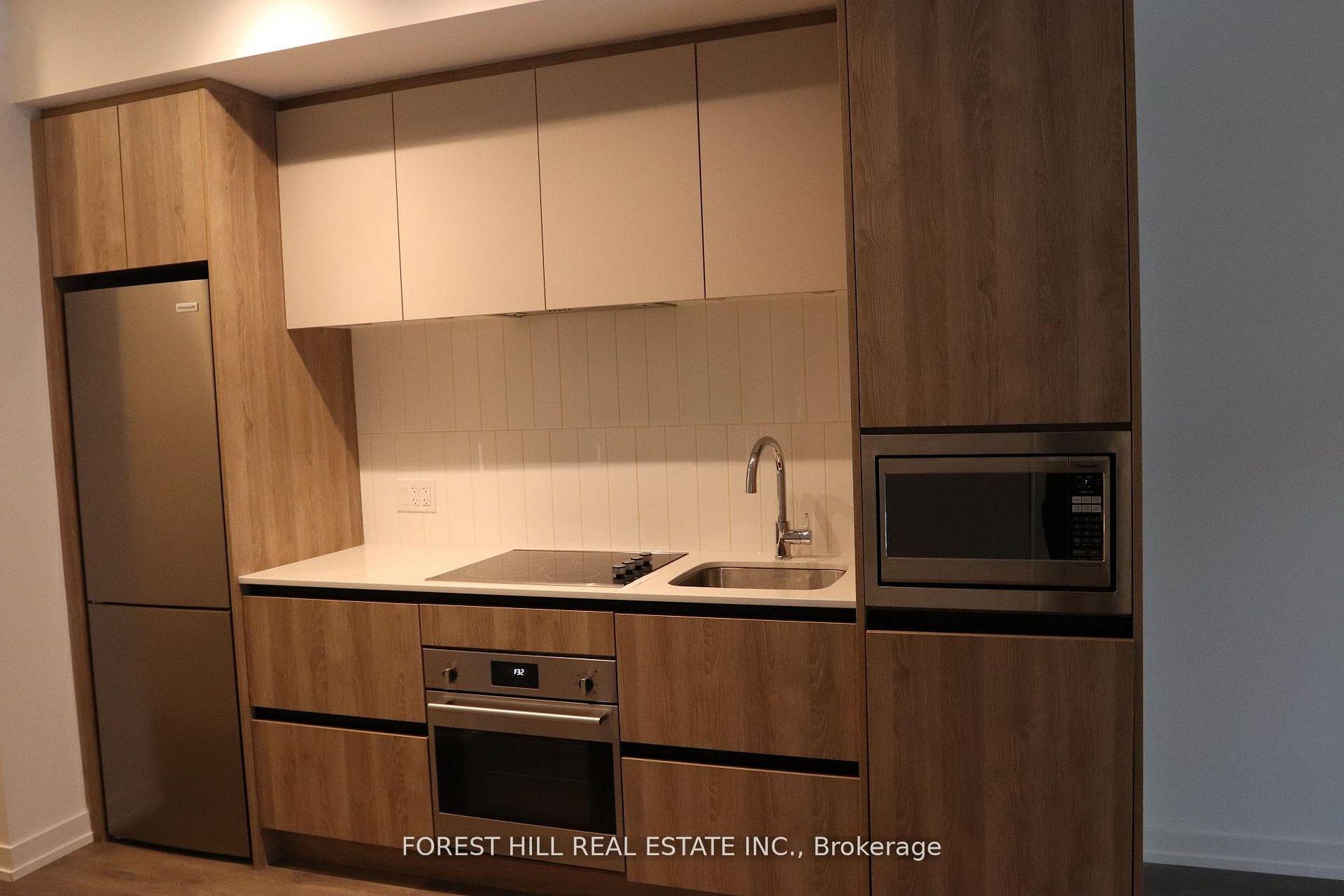 8 Beverley Glen Boulevard 109