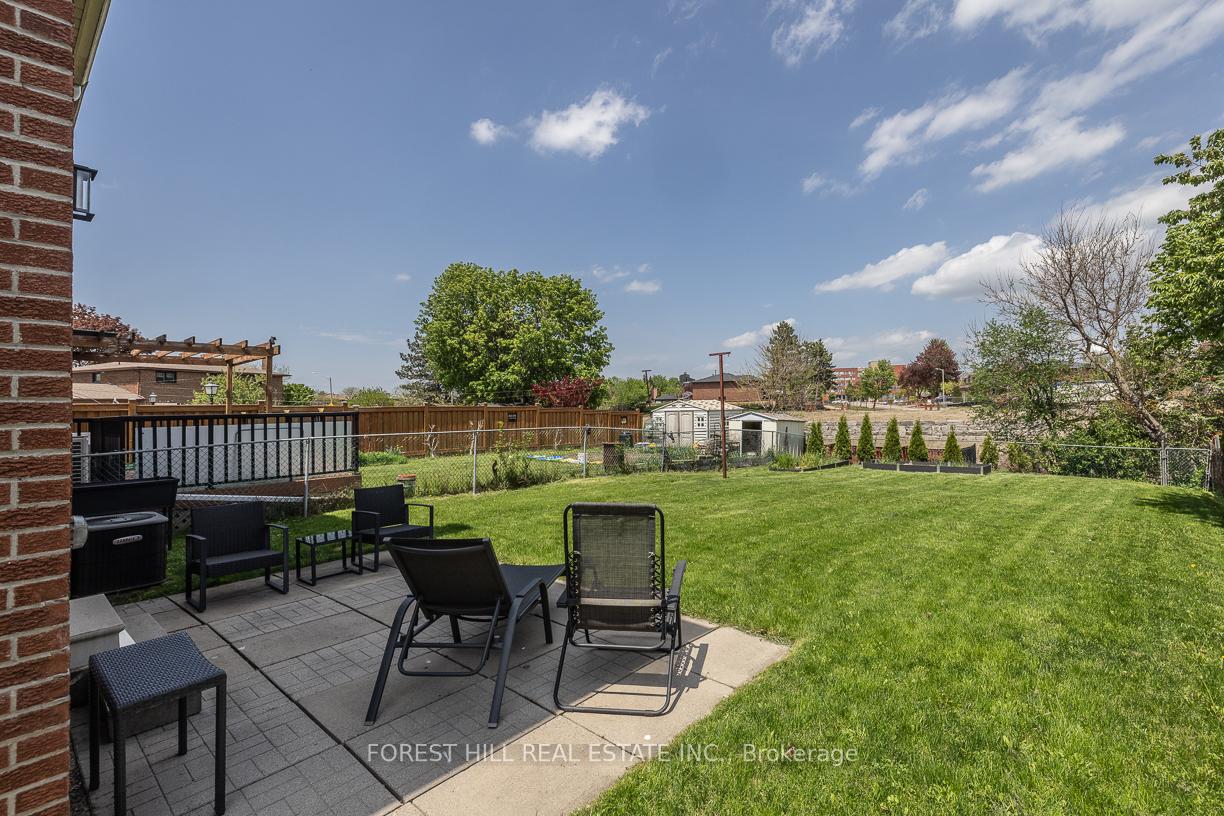 596 Woodbridge Avenue
