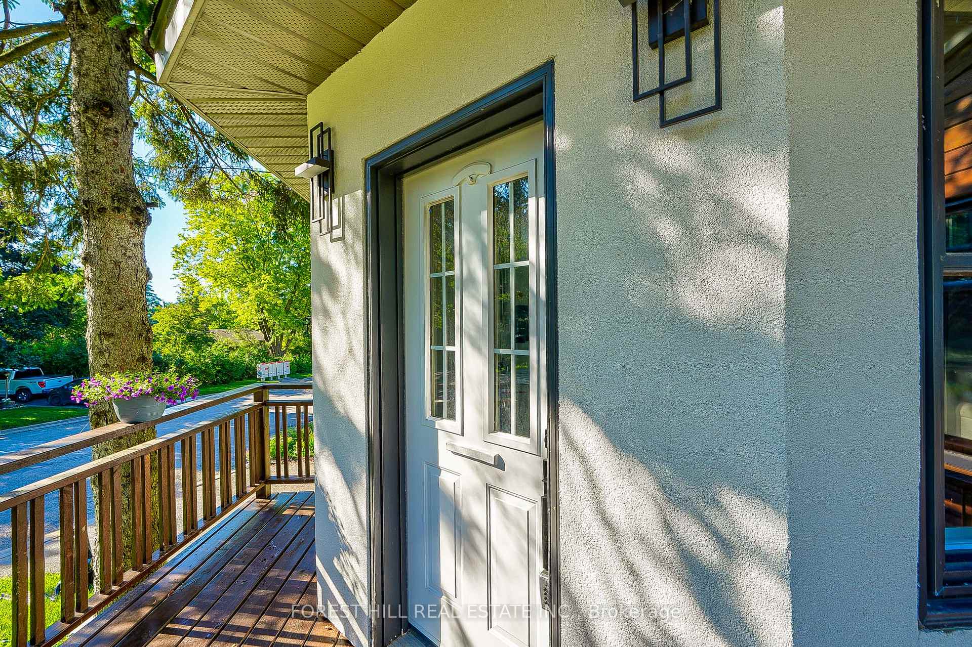 60 Hillview Drive