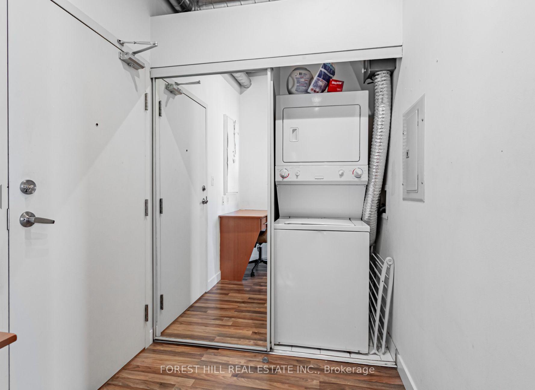 2154 Dundas Street W 506