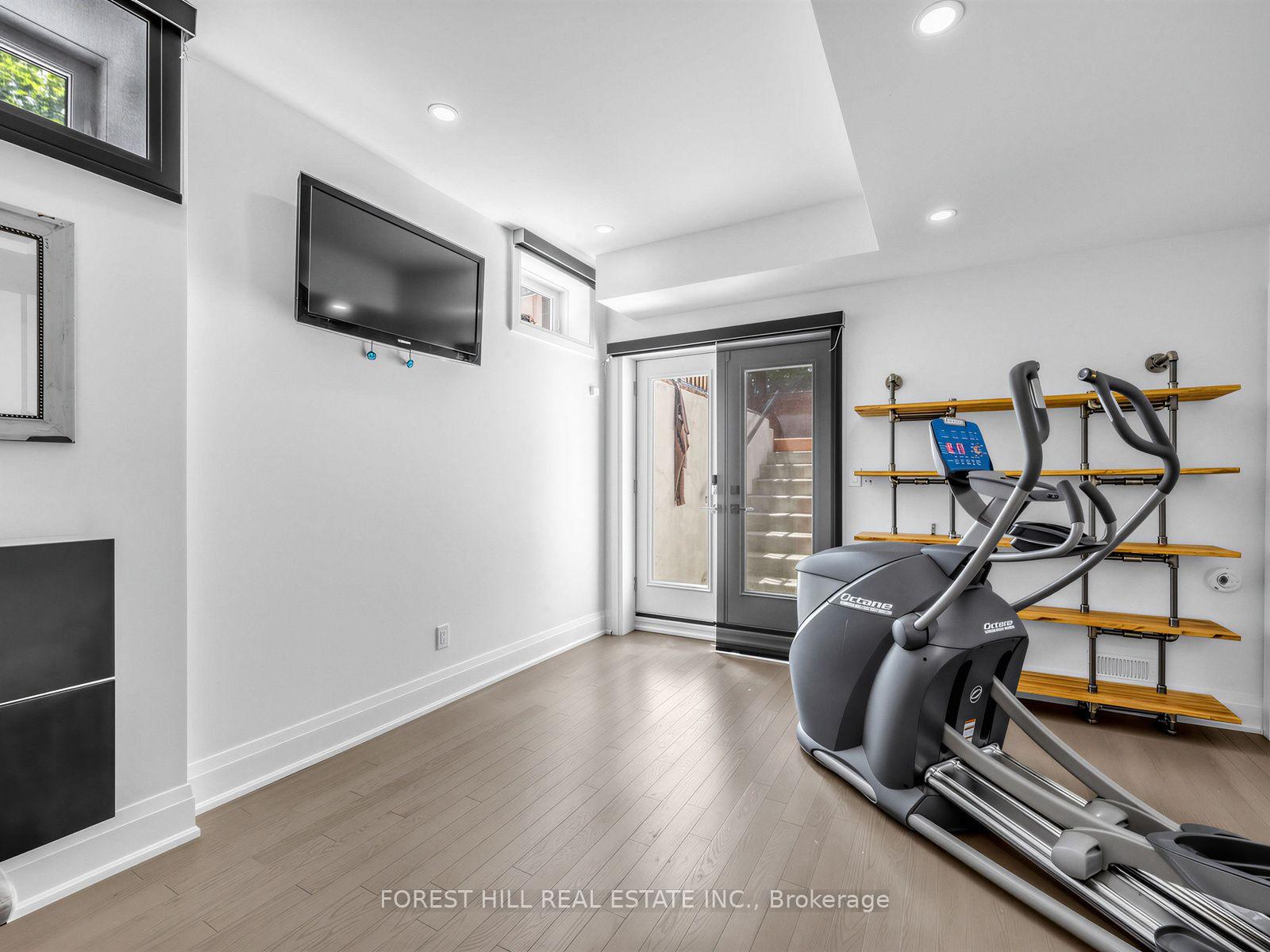 2996 Weston Road, Toronto