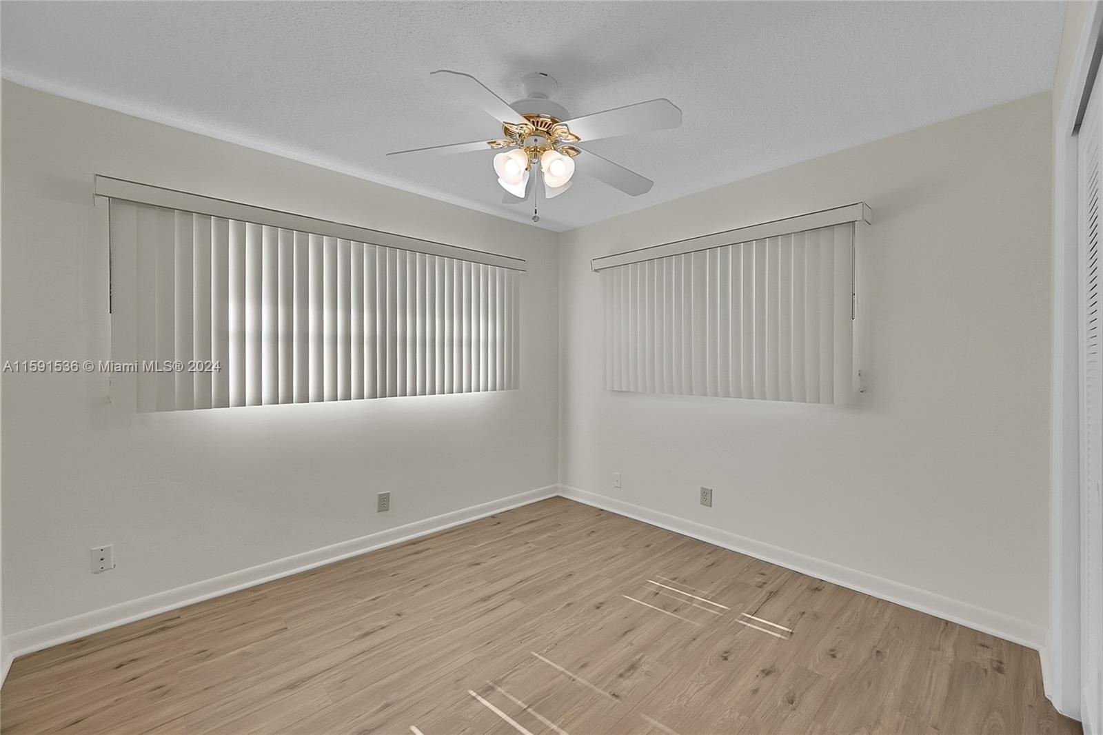 735 NW 74th Terr