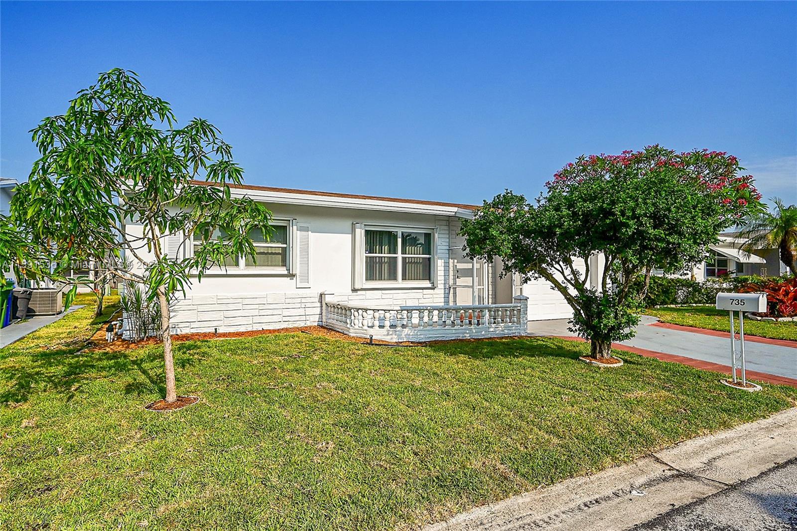 735 NW 74th Terr