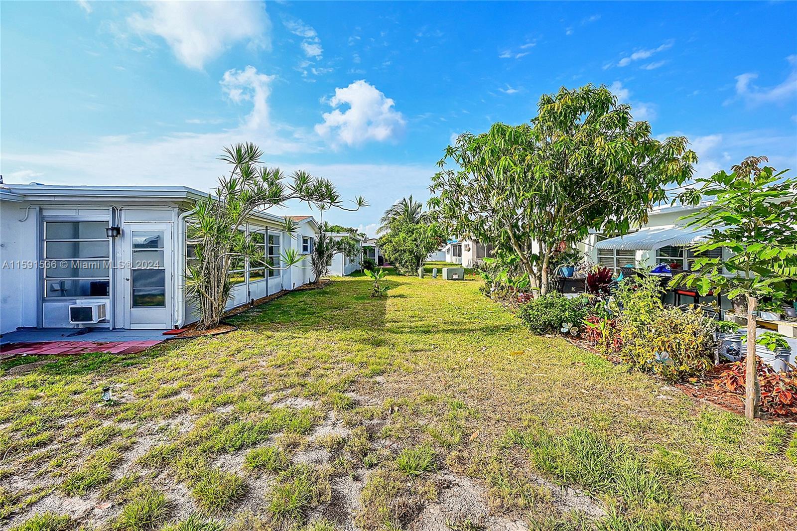 735 NW 74th Terr