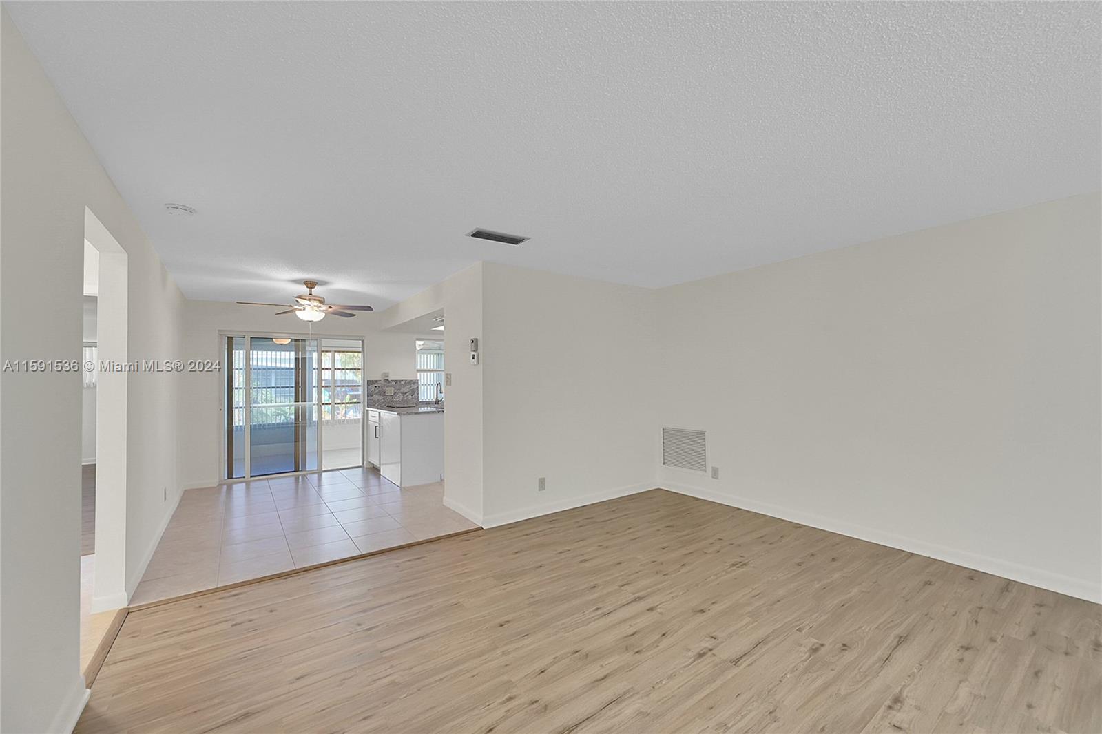 735 NW 74th Terr