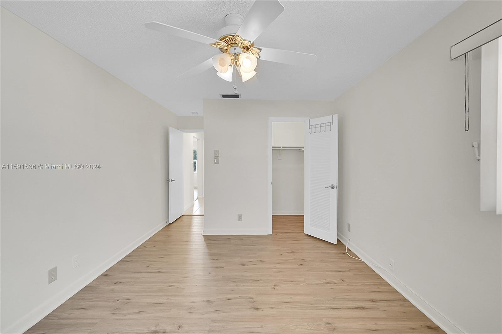735 NW 74th Terr