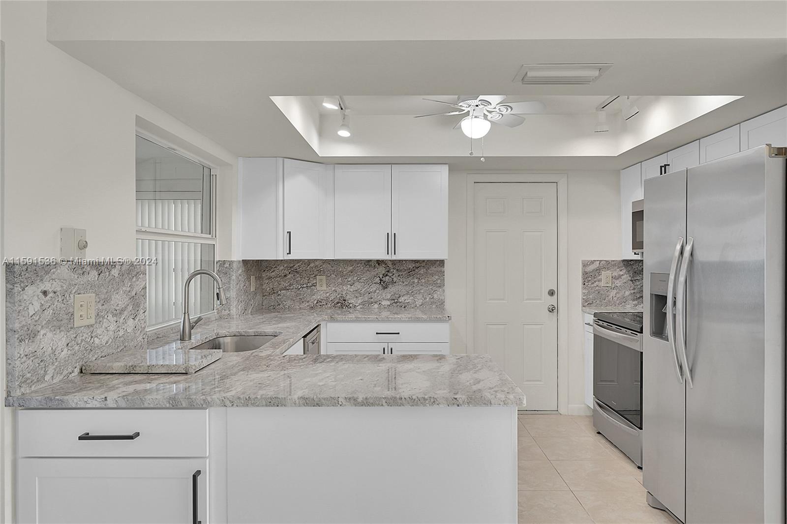 735 NW 74th Terr